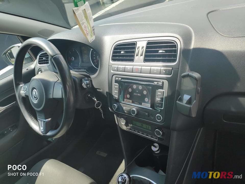 2012' Volkswagen Polo photo #2