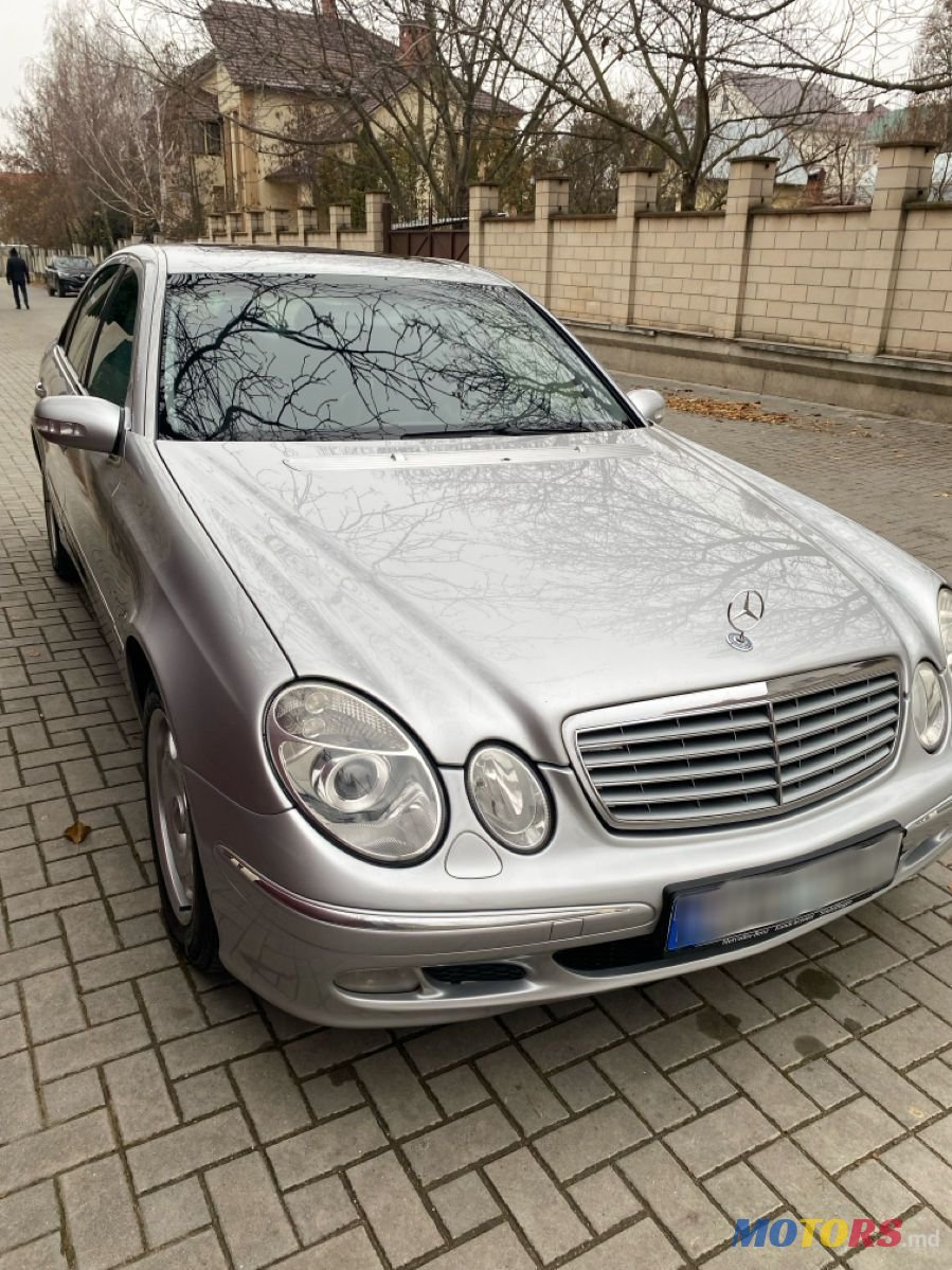 2004' Mercedes-Benz E-Class photo #1