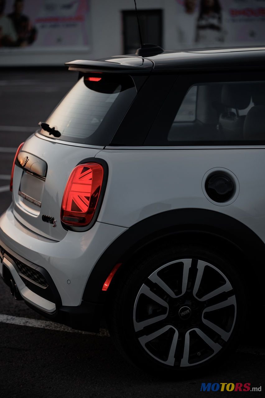 2023' MINI Cooper S photo #2