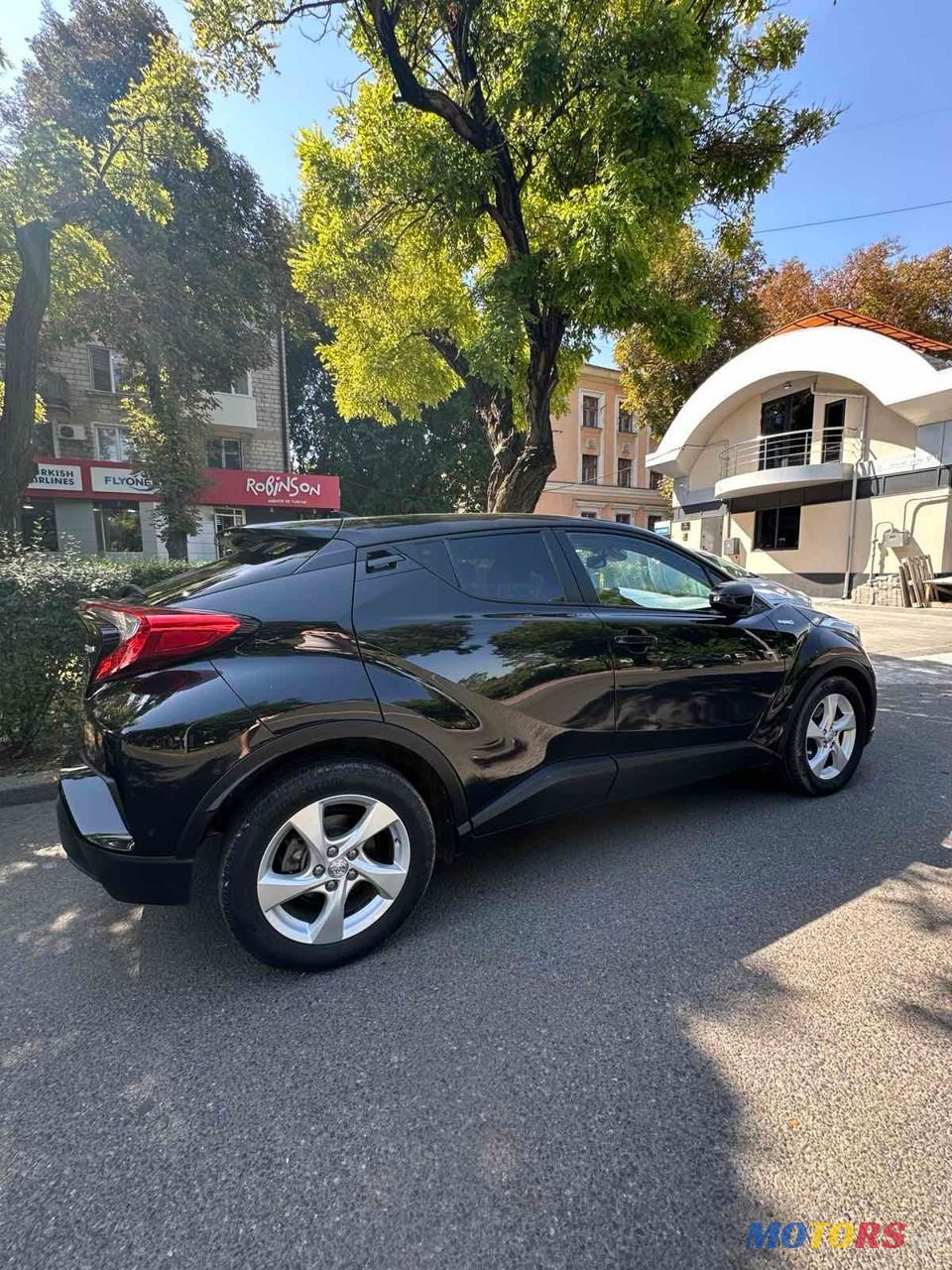 2018' Toyota C-HR photo #4