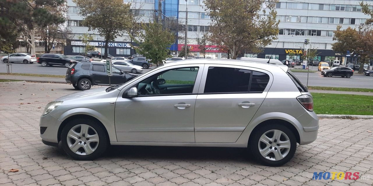 2009' Opel Astra photo #2
