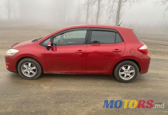 2010' Toyota Auris photo #3