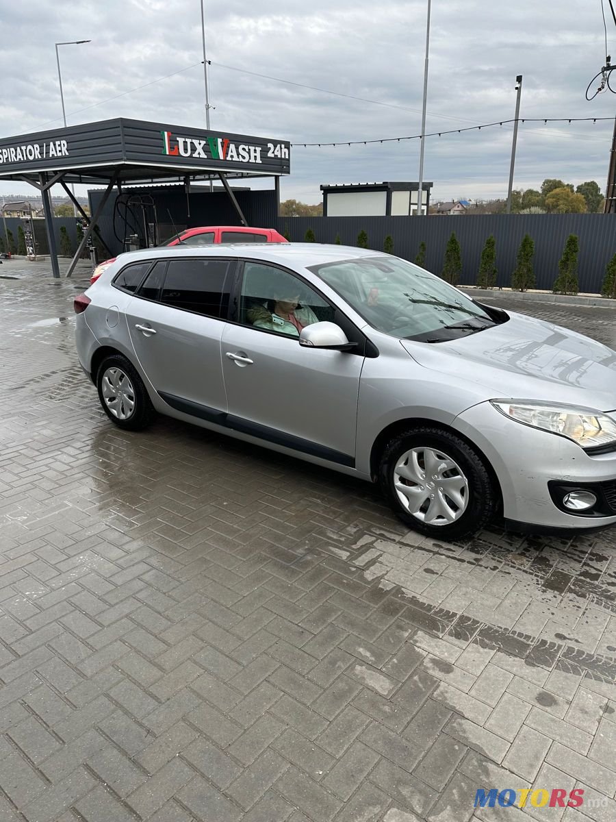 2012' Renault Megane photo #3