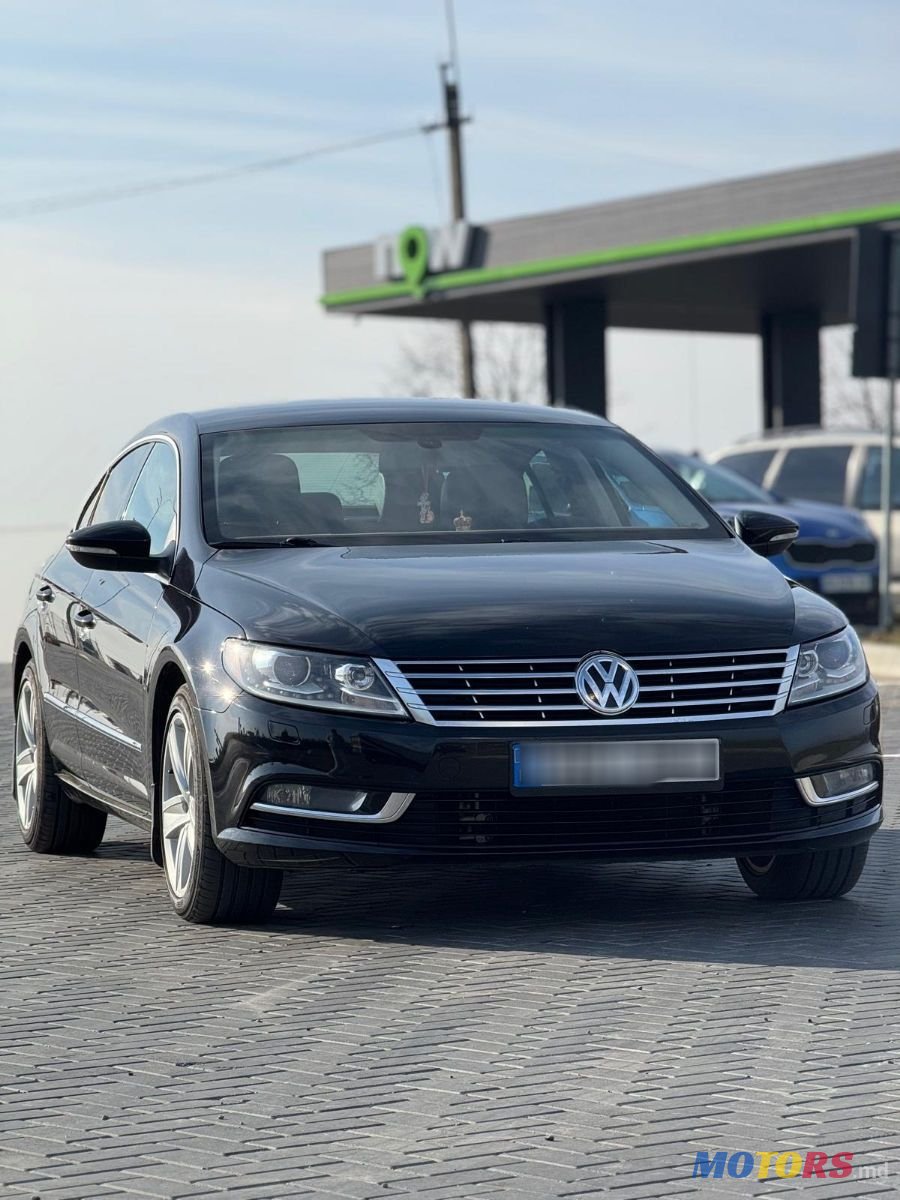 2013' Volkswagen Passat photo #1