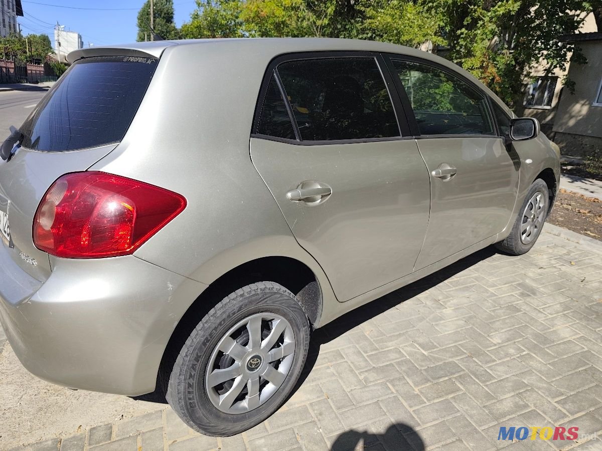 2009' Toyota Auris photo #4