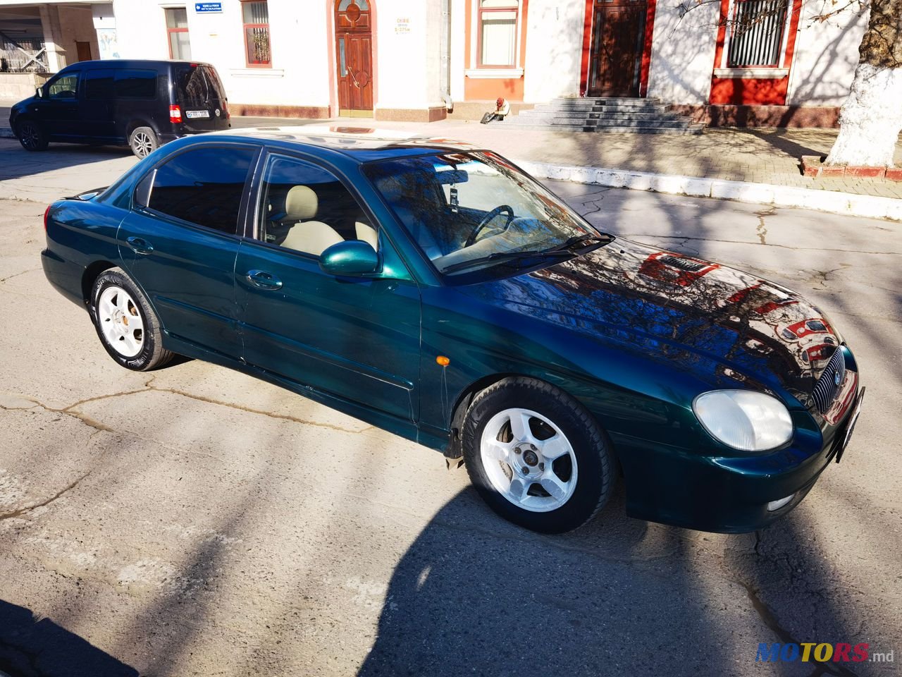 2000' Hyundai Sonata photo #2