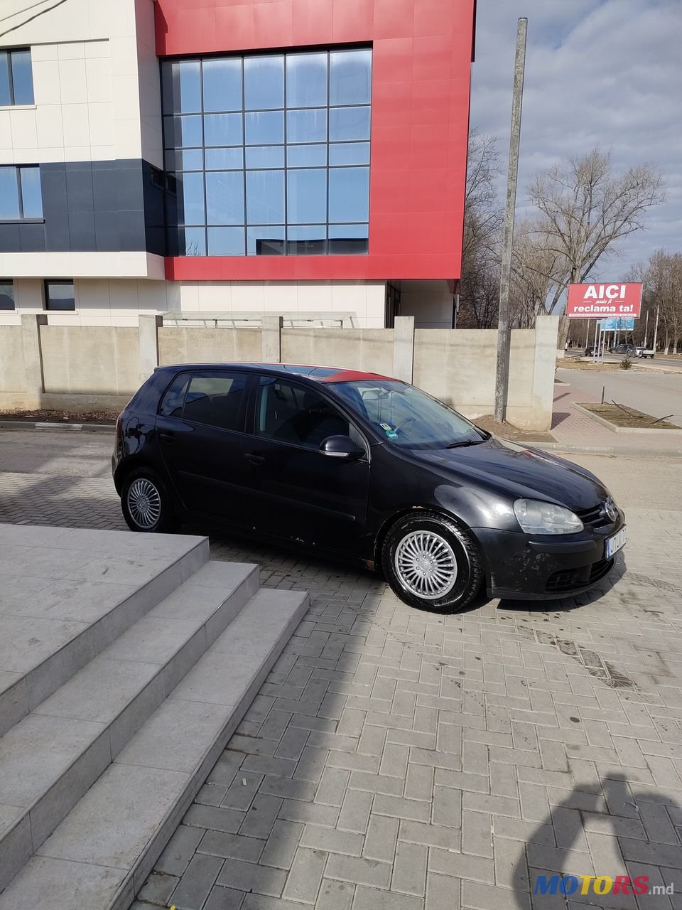 2005' Volkswagen Golf photo #2