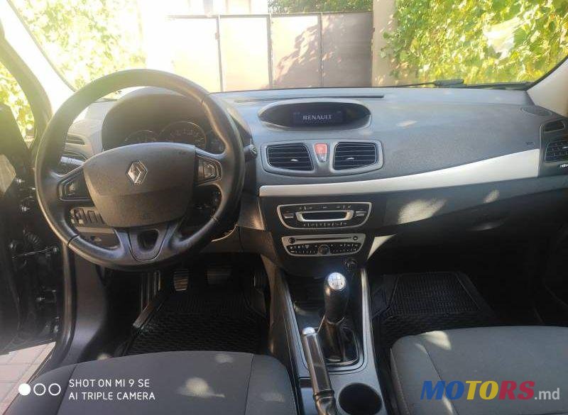 2011' Renault Megane photo #1