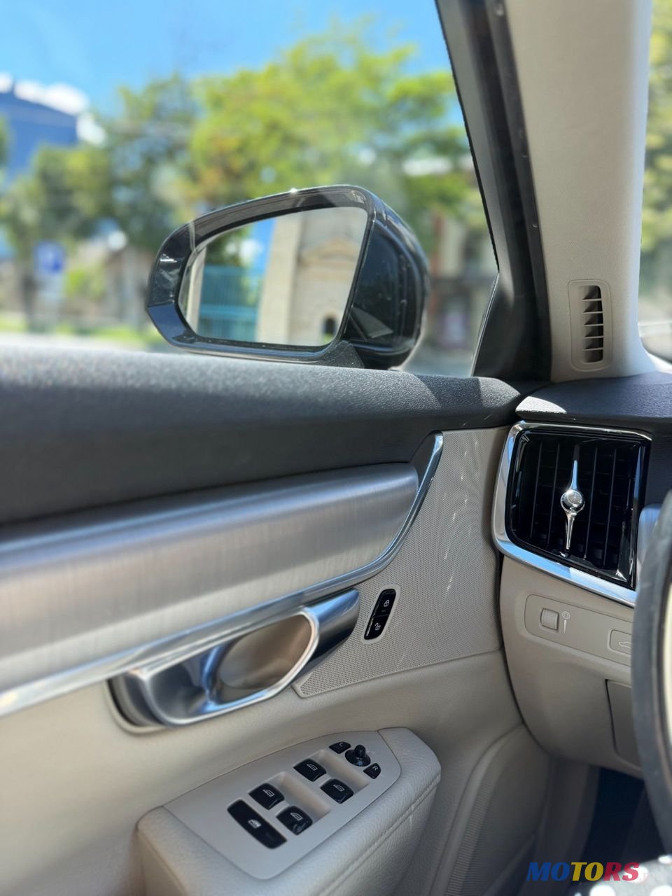 2017' Volvo S90 photo #6
