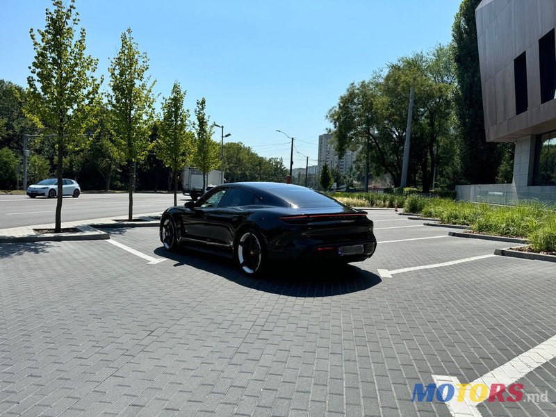 2020' Porsche Taycan photo #3