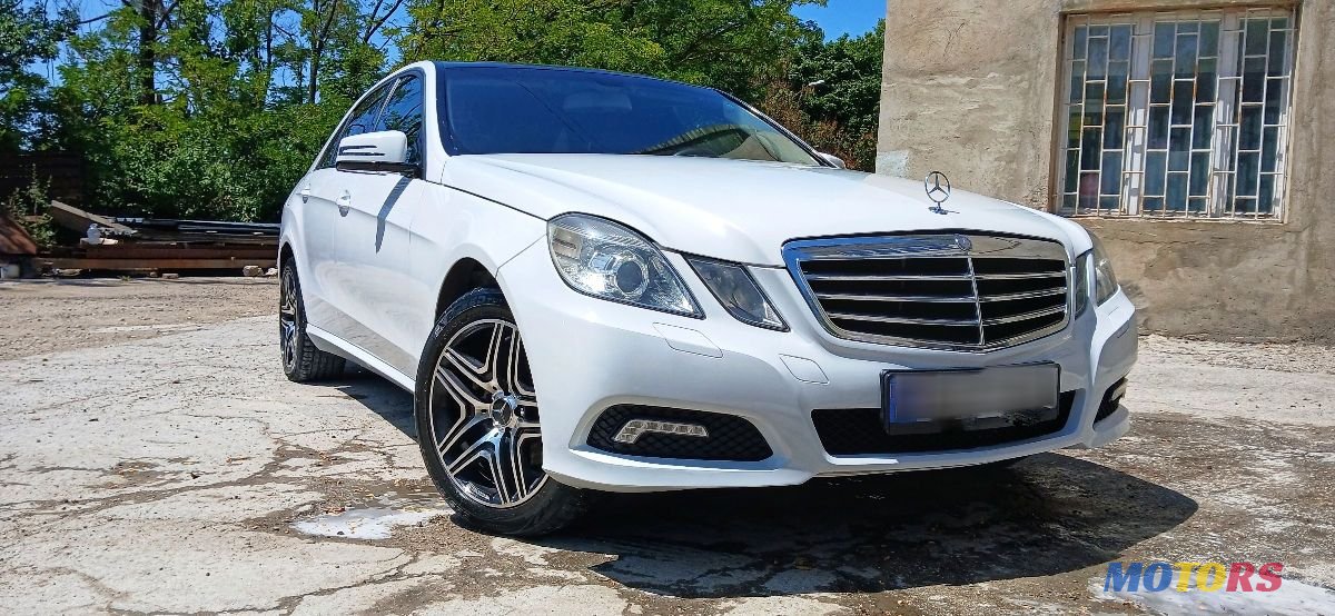 2011' Mercedes-Benz E-Class photo #1