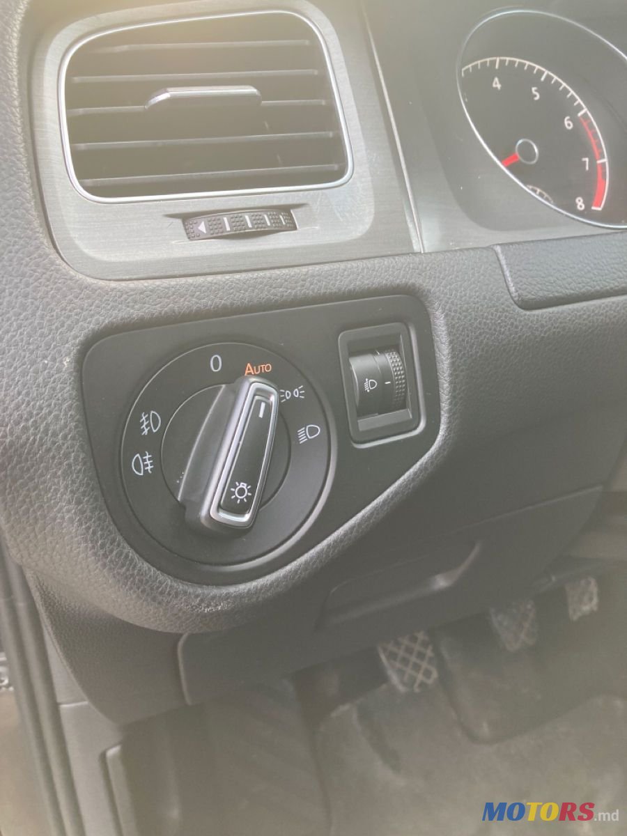 2012' Volkswagen Golf photo #6