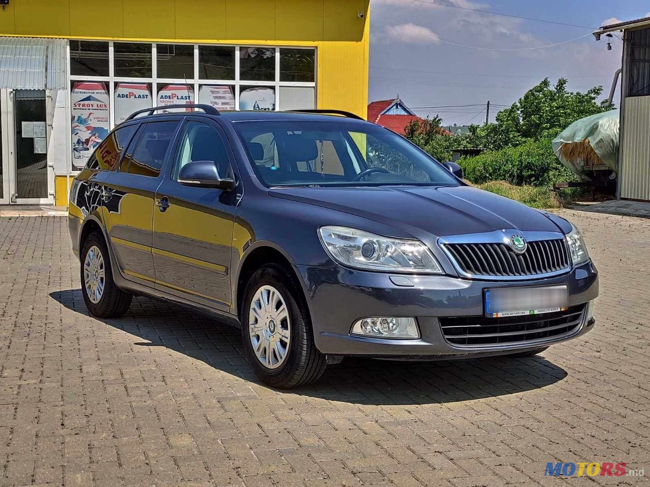 2009' Skoda Octavia photo #2