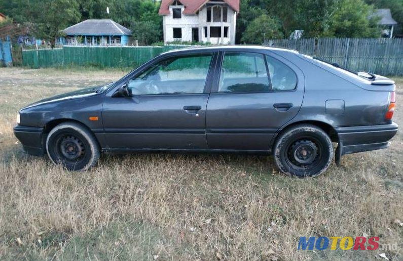 1995' Nissan Primera photo #1