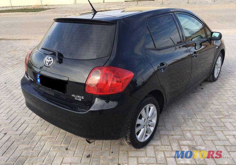 2007' Toyota Auris photo #1