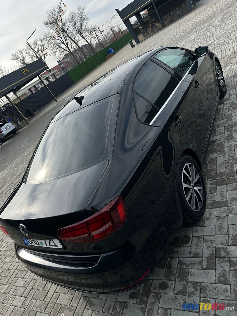 2016' Volkswagen Jetta photo #5