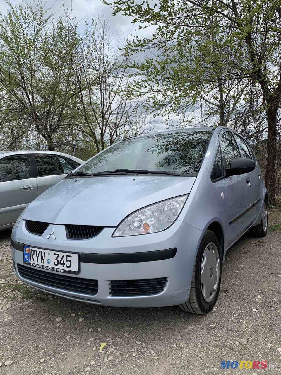 2008' Mitsubishi Colt photo #2