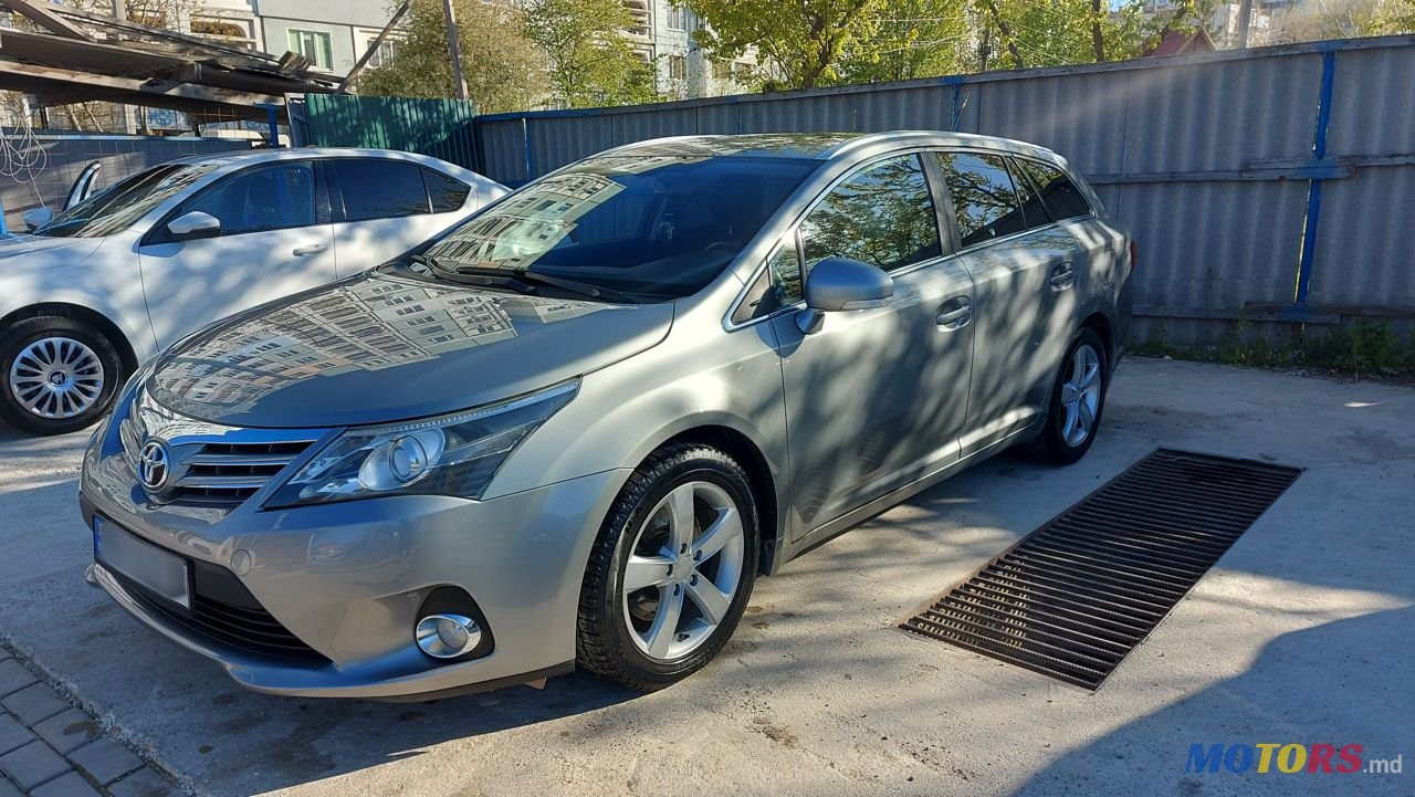 2014' Toyota Avensis photo #1