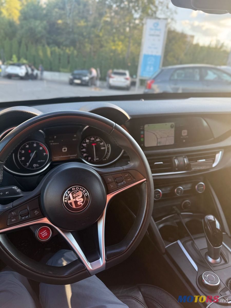 2018' Alfa Romeo Stelvio photo #2