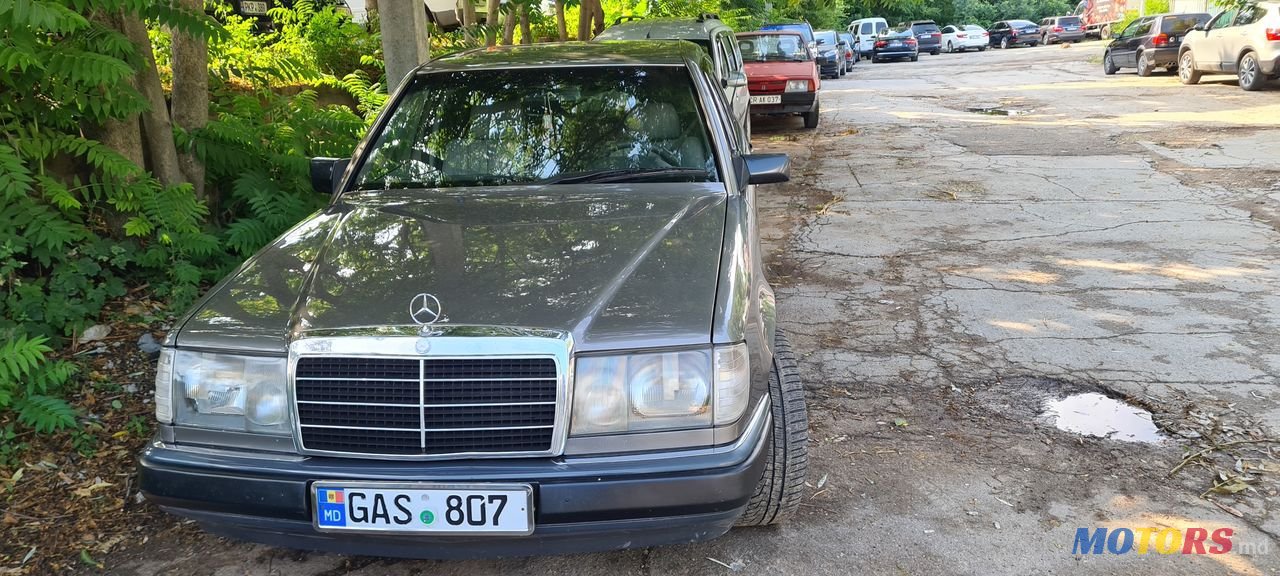 1988' Mercedes-Benz Series W124 photo #3