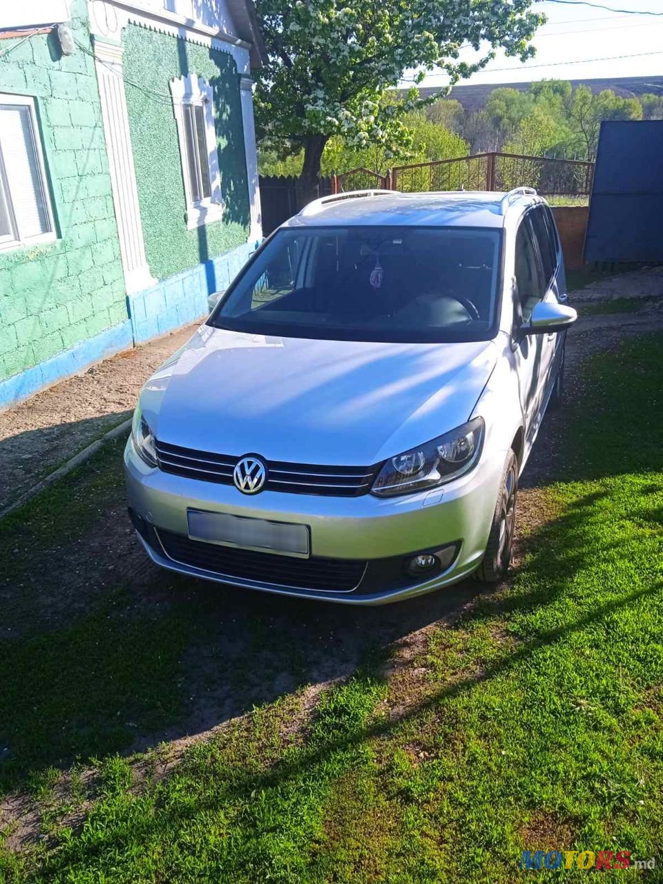 2012' Volkswagen Touran photo #5