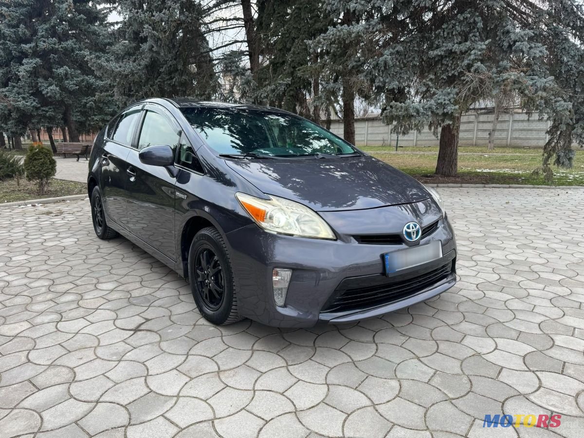 2014' Toyota Prius photo #2