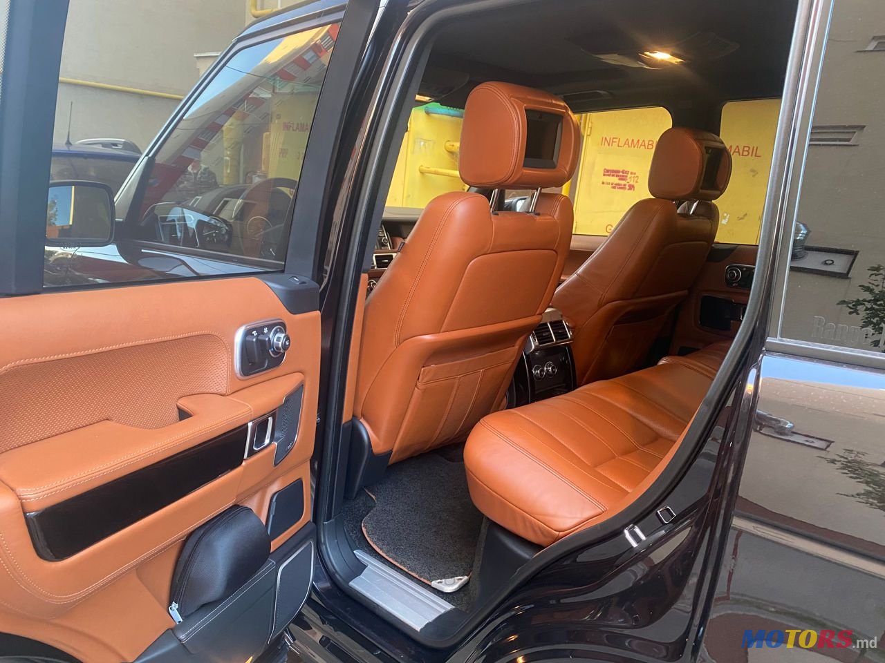 2011' Land Rover Range Rover photo #3