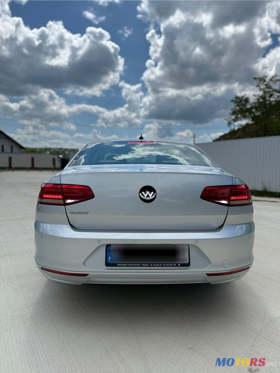 2019' Volkswagen Passat photo #4