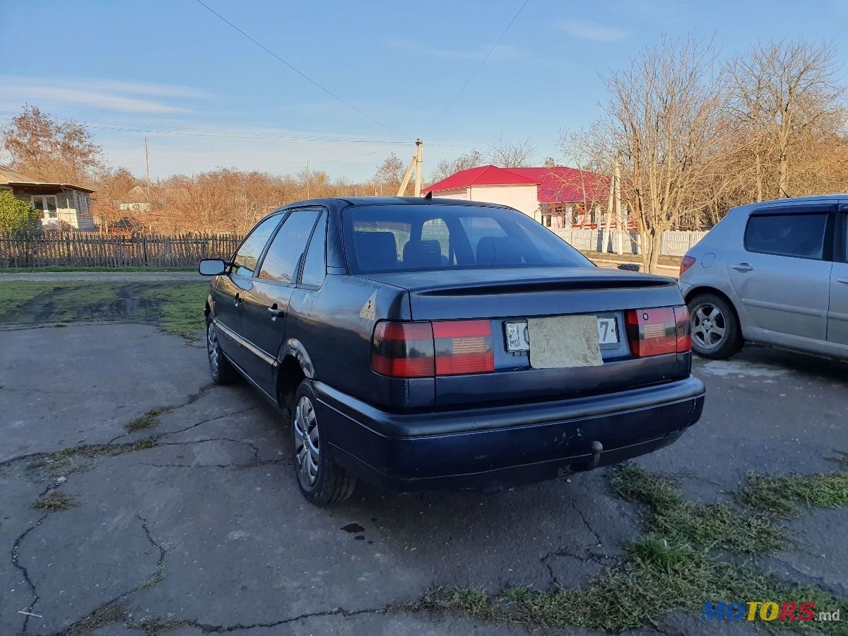 1994' Volkswagen Passat photo #3