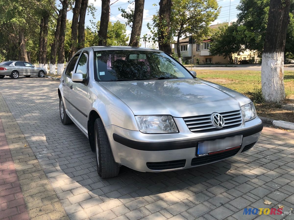 2002' Volkswagen Bora photo #1