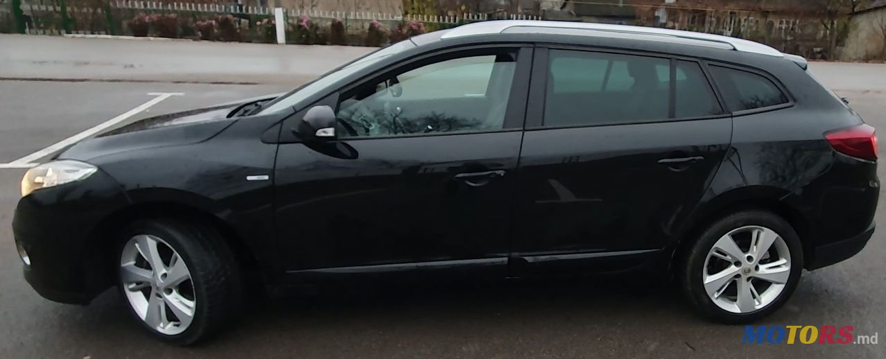 2012' Renault Megane photo #4