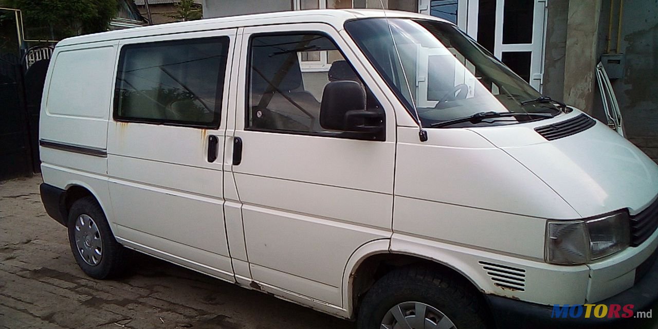 2001' Volkswagen Transporter photo #2