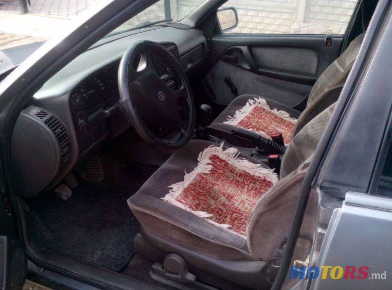 1990' Opel Omega photo #4