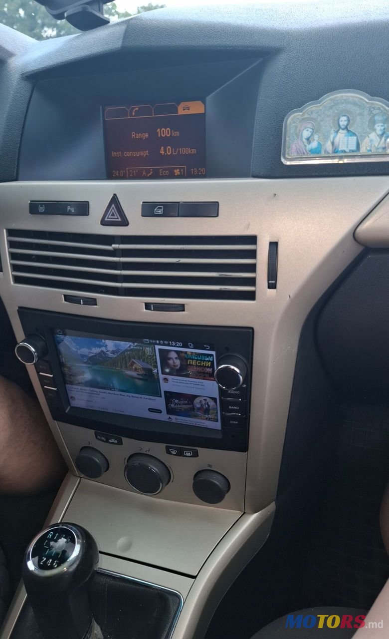 2008' Opel Astra photo #1