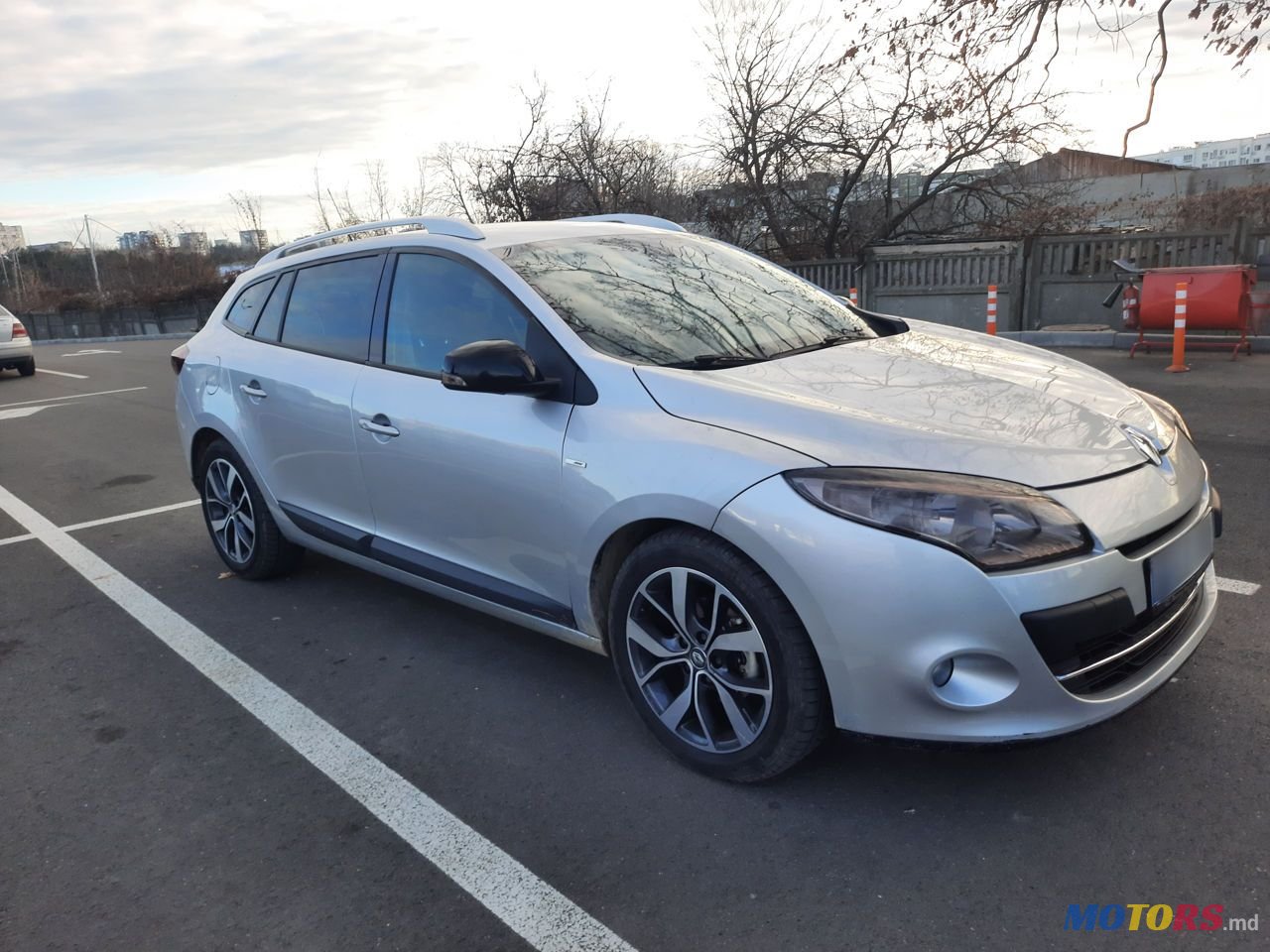 2011' Renault Megane photo #2