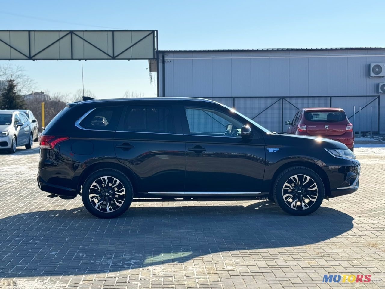 2016' Mitsubishi Outlander photo #5