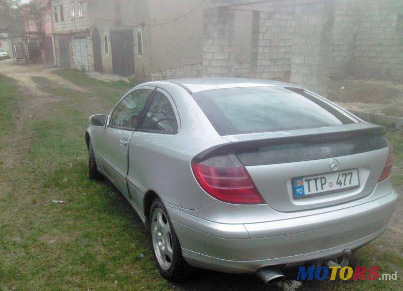 2001' Mercedes-Benz C photo #2