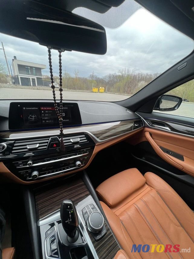 2017' BMW 5 Series photo #6