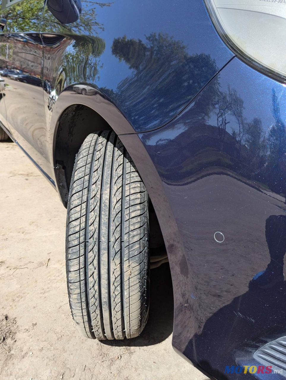 2017' Mercedes-Benz V-Class photo #5