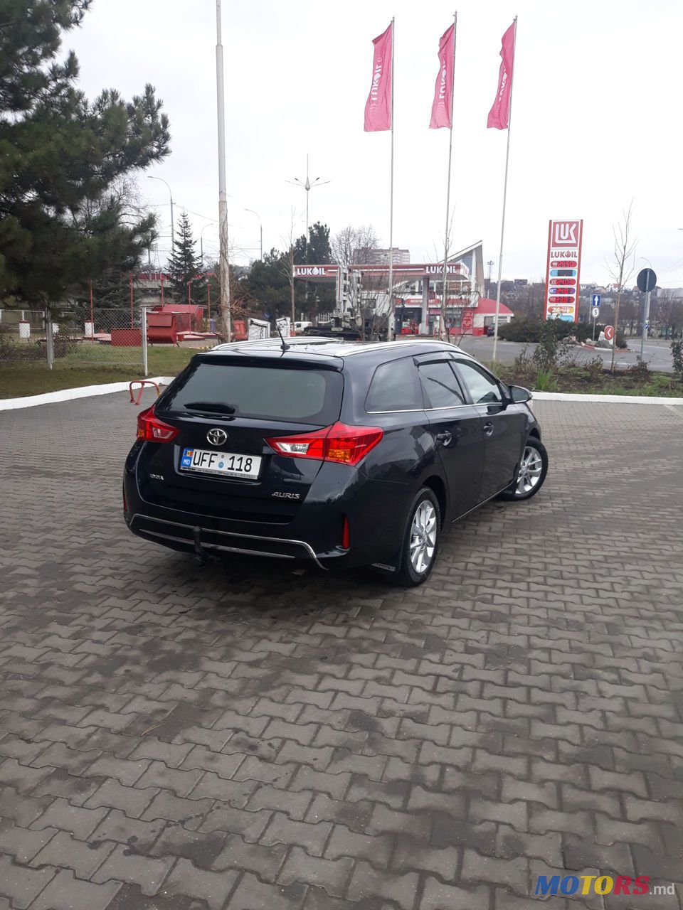 2013' Toyota Auris photo #3