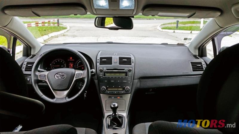 2009' Toyota Avensis photo #3