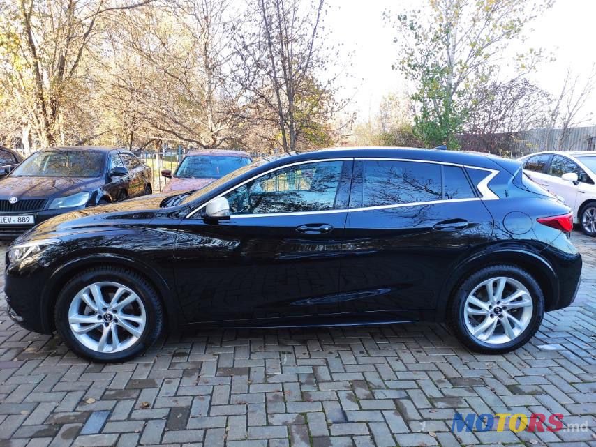 2017' Infiniti Qx30 photo #2