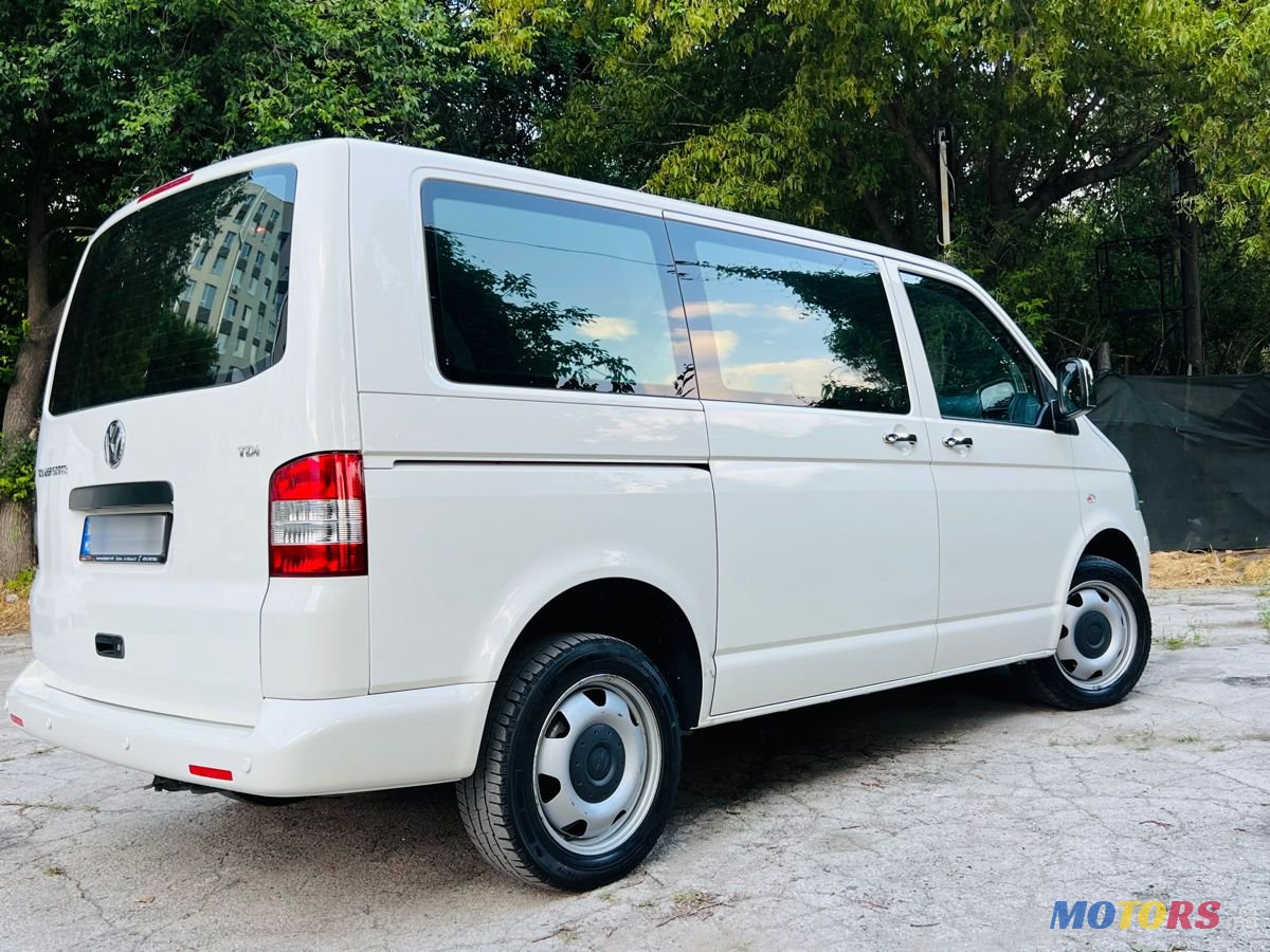 2010' Volkswagen Transporter photo #3