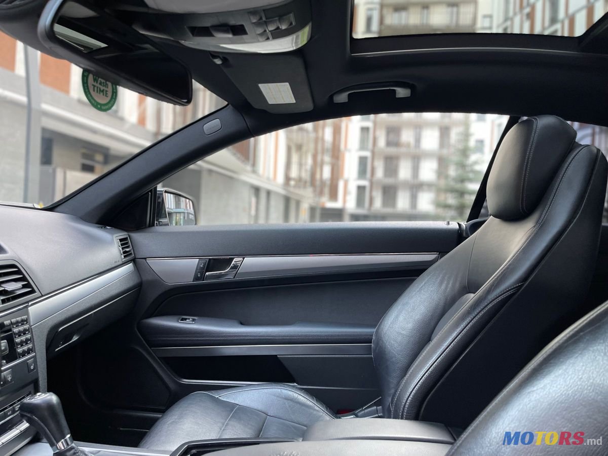 2011' Mercedes-Benz E-Class photo #4