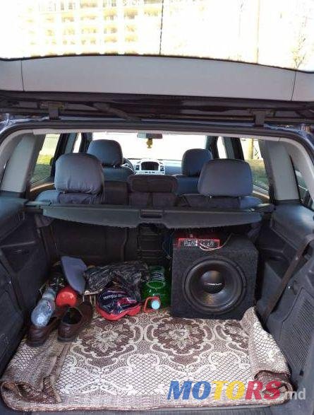 2008' Opel Zafira photo #2