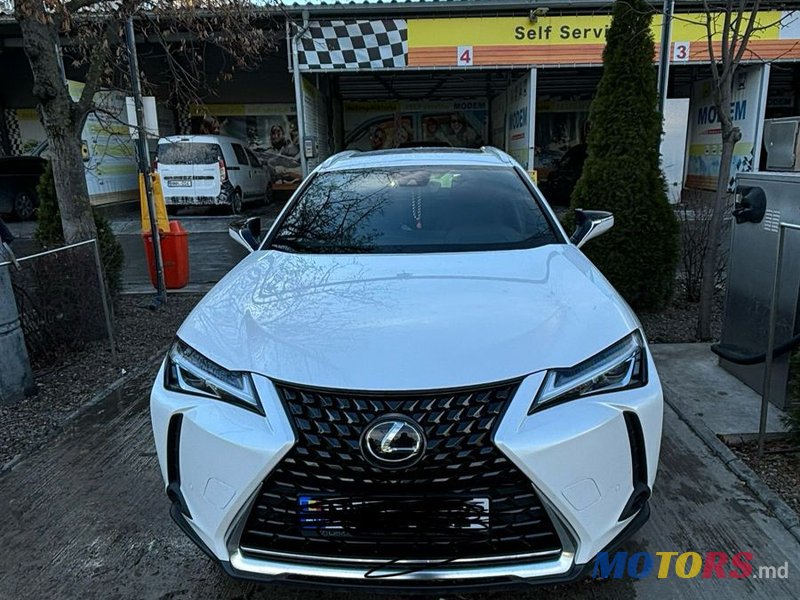 2019' Lexus UX photo #2