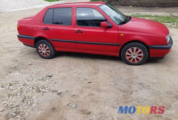 1993' Volkswagen Vento photo #2
