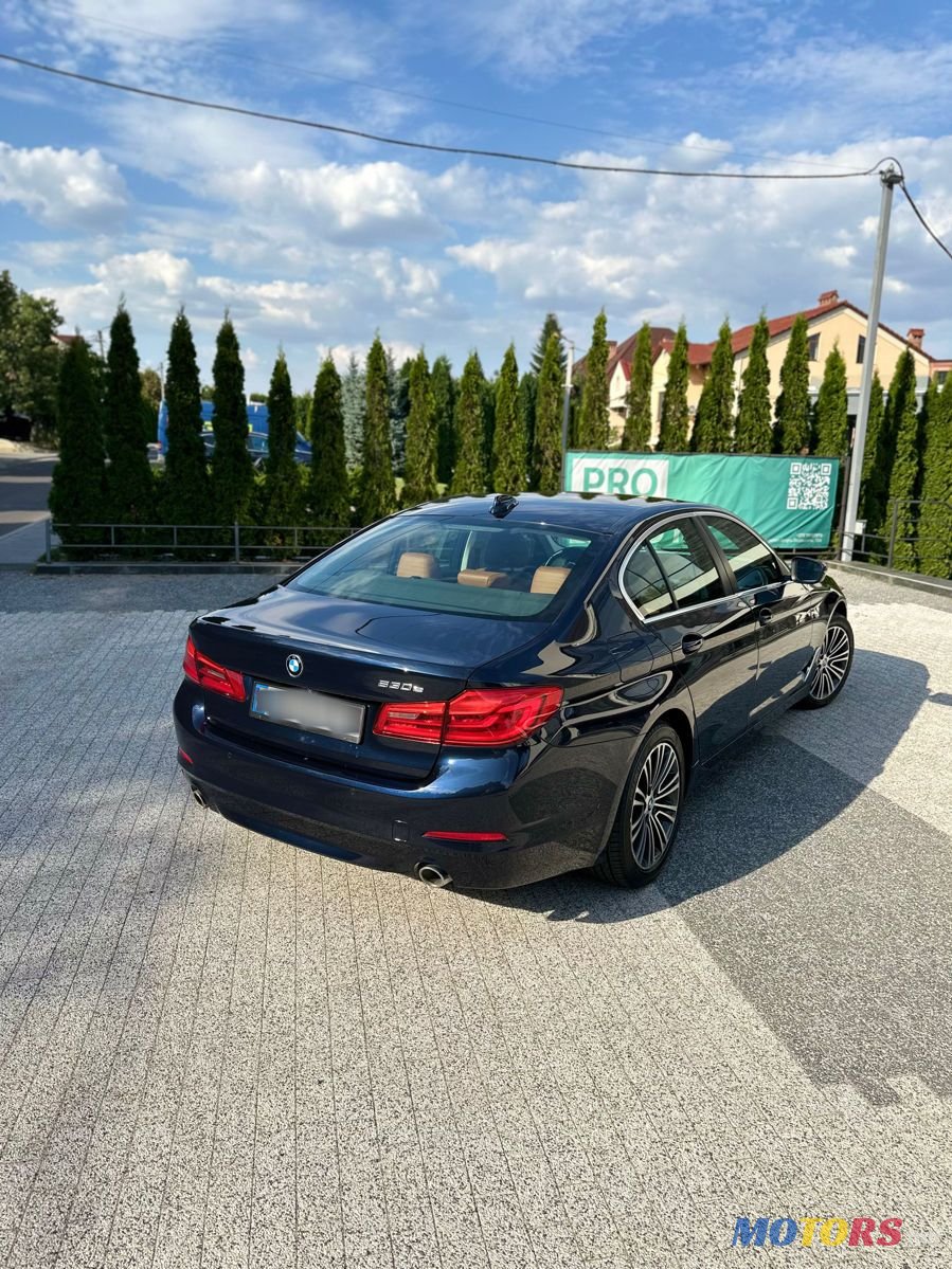 2019' BMW 5 Series photo #2