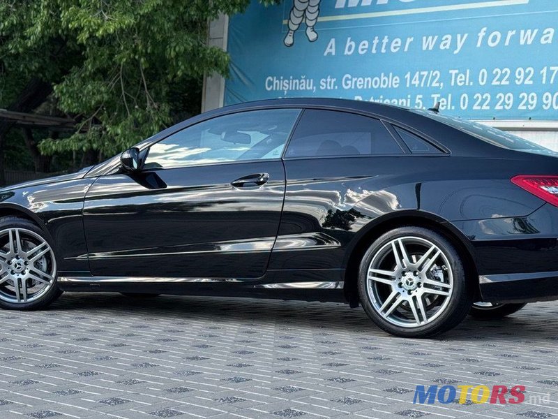 2010' Mercedes-Benz E-Class Coupe photo #2