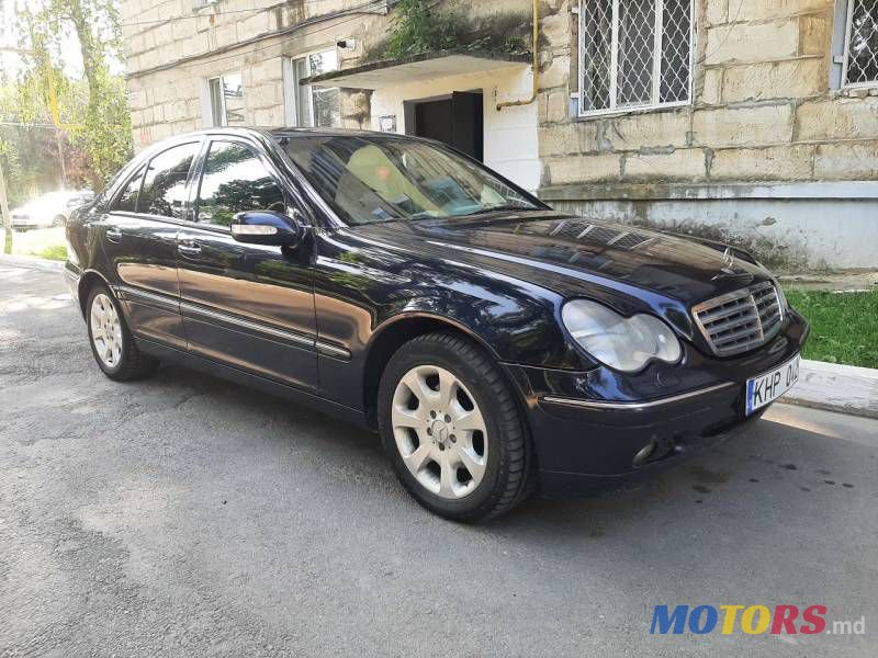 2004' Mercedes-Benz C photo #2